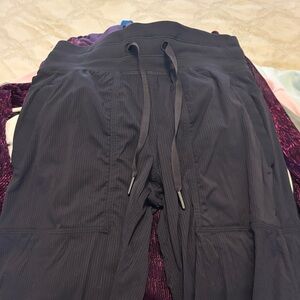 Lululemon dance studio cropped pant